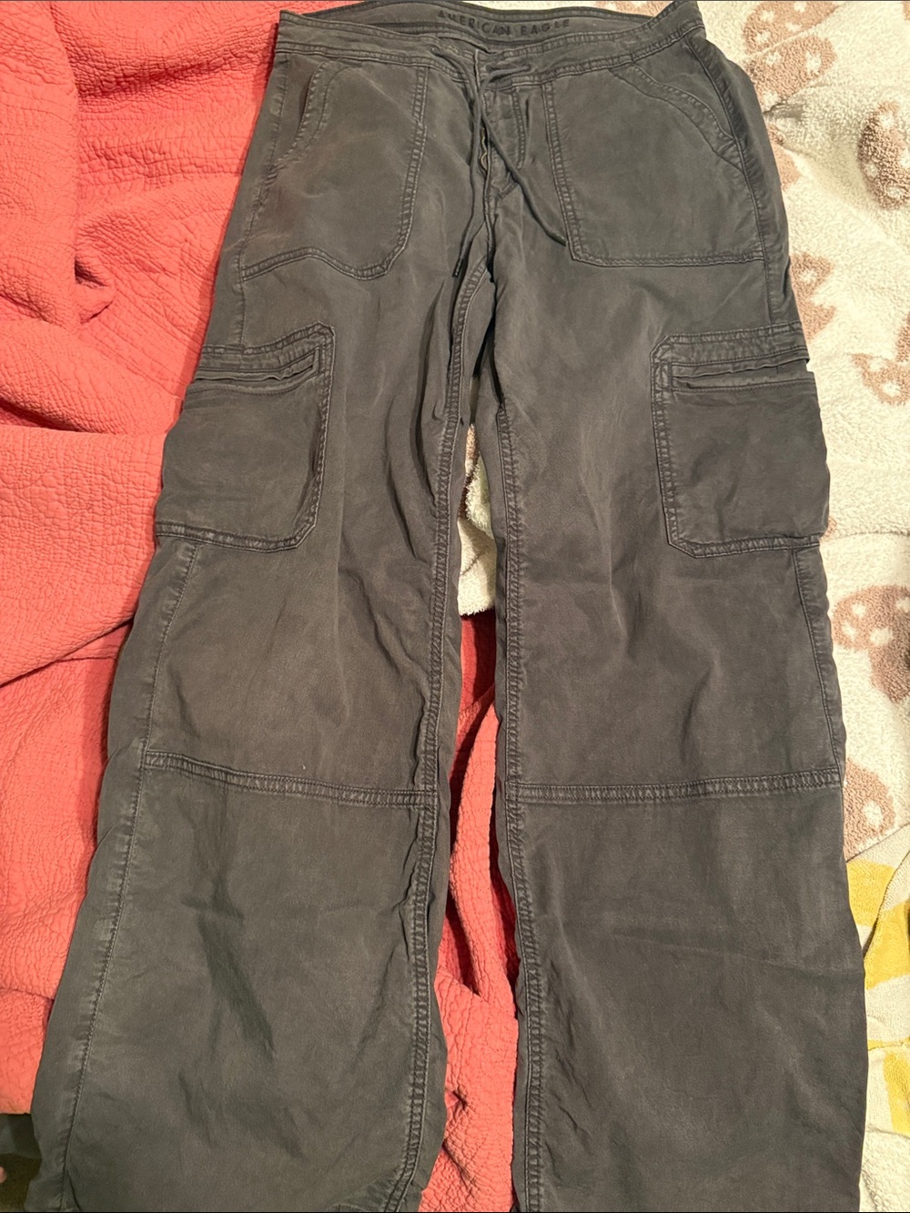 American Eagle Outfitters black Cargo Pants - Utility Pocket Style size 6 reg